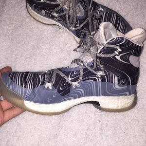size 8 male adidas basketball shoes